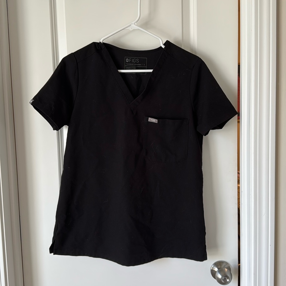 FIGS scrub top
